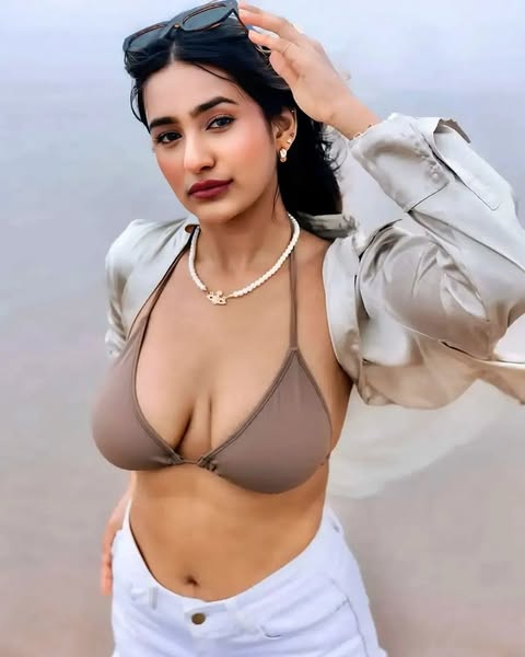 Todays Hot HD Sexy Saree Blouse Bikini Aunty Aunties Girls Models Pics Facebook Insta Threads Hot Models Gallery