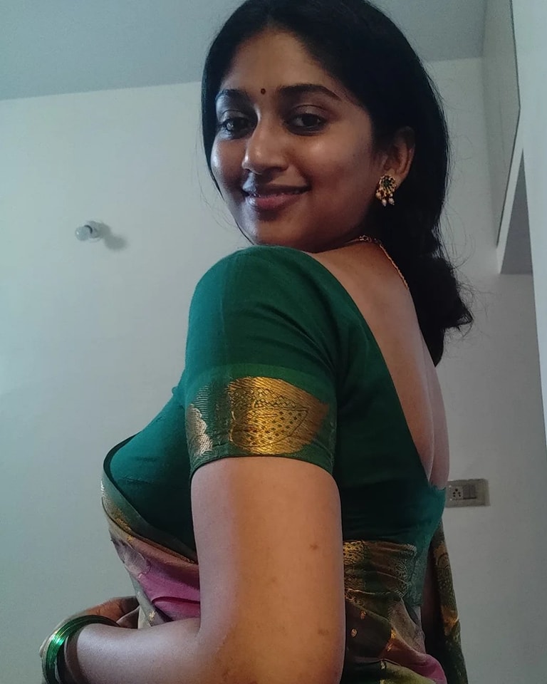 Todays Hot HD Sexy Saree Blouse Bikini Aunty Aunties Girls Models Pics Facebook Insta Threads Hot Models Gallery