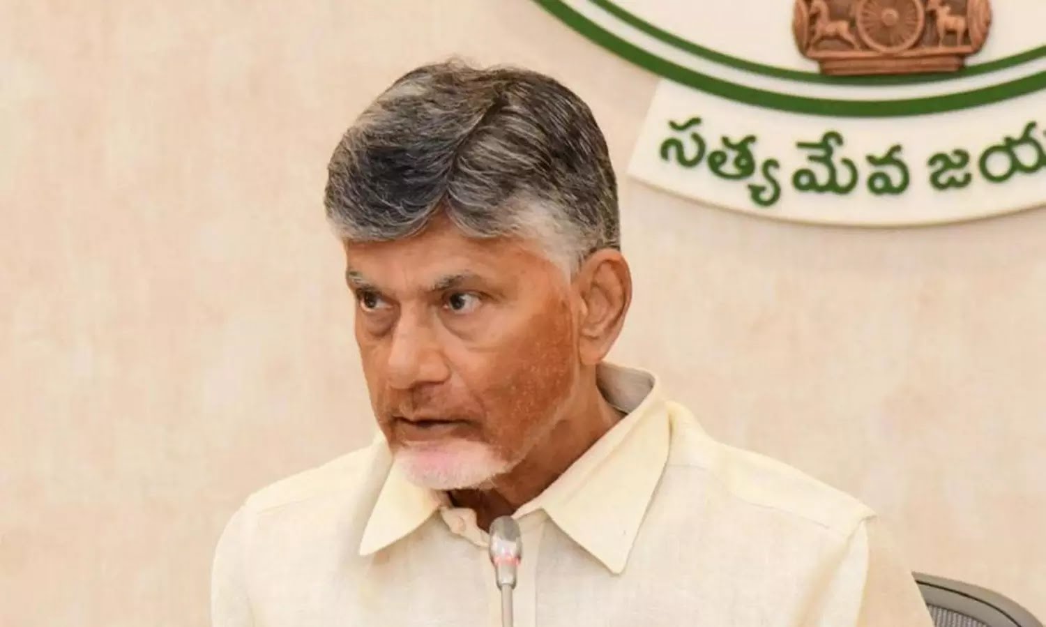 తిరుపతి ఘటనపై స్పందించిన సీఎం చంద్రబాబు: ఏమన్నారంటే?